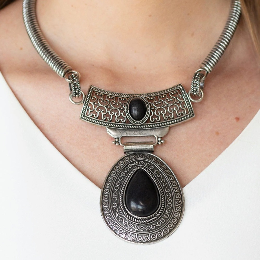 Prowling Prowess - Black Necklace Paparazzi